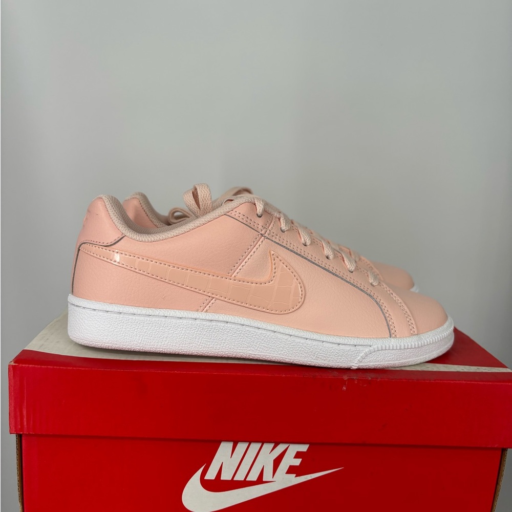 Nike Women’s Court Royale Washed Coral Tennis Shoes Size 6.5